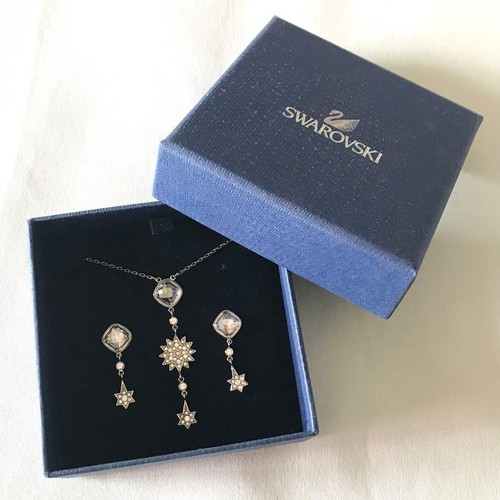 Ensemble boucles oreilles - ensemble, d'oreilles