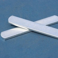 Plaque d'acier longue