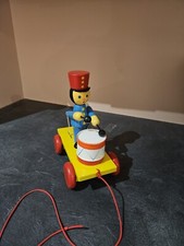 Jouet en bois à tirer. Soldat