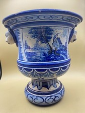 Faience Nevers cache Pot  Médicis des  Ets  Trousseau  Hauteur 31 cm  Largeur 30