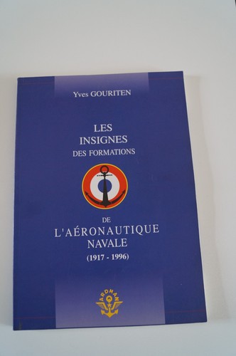 Les insignes des - les, formations