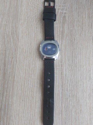 Rare vintage 1970s jump hour