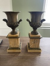 Ancienne paire d'urnes vases en bronze époque empire restauration XIX siècle