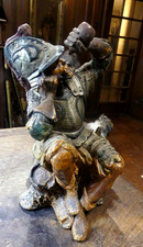 POT A TABAC en terre cuite vernissée "homme de guerre " belle et grande  piece"