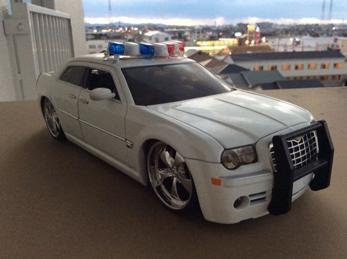 Rare chrysler 300c - chrysler, car