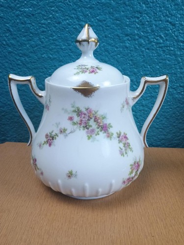 Grand sucrier couvert - , ancien