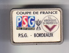 RARE PINS PIN'S .. FOOTBALL