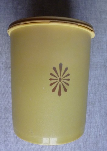 Boite tupperware jaune - , vintage