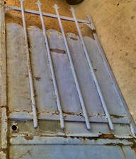 Portillon ancien en métal 196 x 80 cm à remettre en état. 