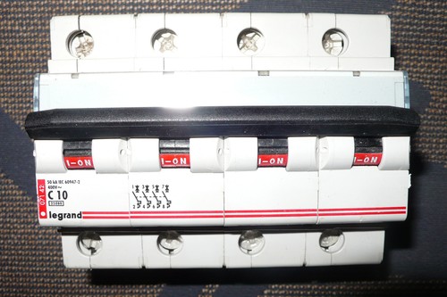 Disjoncteur tetrapolaire 10a - disjoncteur,