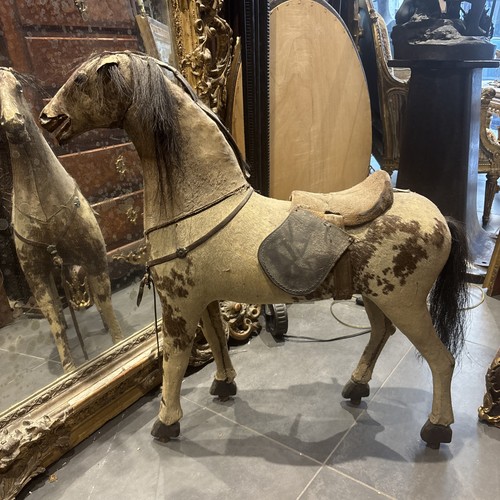 Ancien grand cheval peau - grand, en