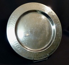 B joli plat rond assiette de service ou présentation métal bord godronné 32cm 