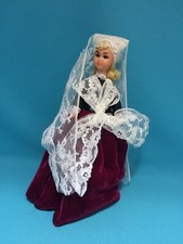 Poupée folklorique régionale