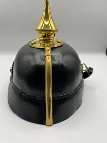 Casque allemand pickelhaube - allemand, en