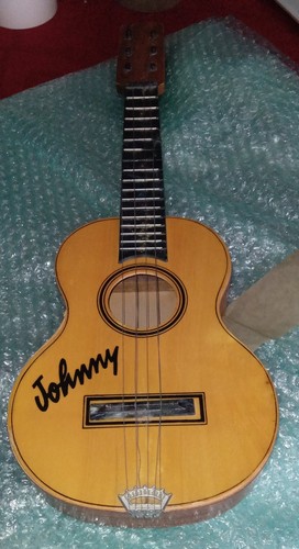 Johnny hallyday guitare jouet - ,