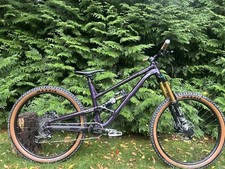 Custom 2023 Commencal Clash