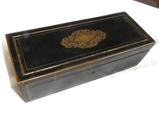 Boite à gants en marqueterie signée TAHAN filets laiton cartouche Napoléon III