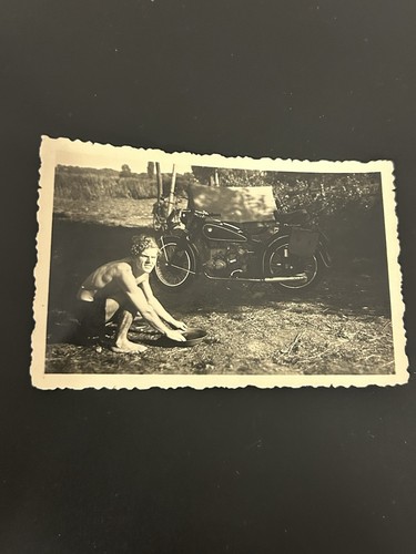 Photo moto ancienne - photo,
