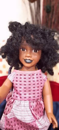 Poupée noire africaine marque