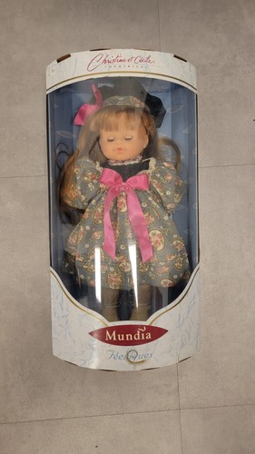 Poupée mundia porcelaine - poupée,