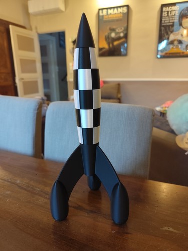 Fusée décorative noire
