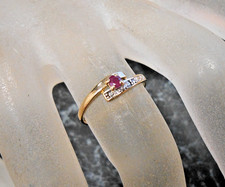 Bague or jaune 18K sertie