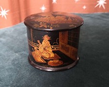 Boite ronde ancienne XIXème en papier mâché Décors Asiatique Geisha