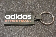 Rare Portes Clefs Adidas Streetball Challenge Année 90.