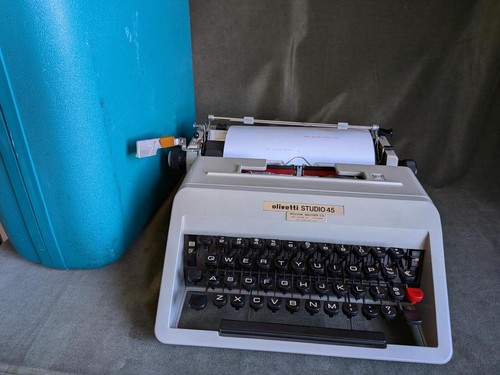 Vintage olivetti studio - studio, 45