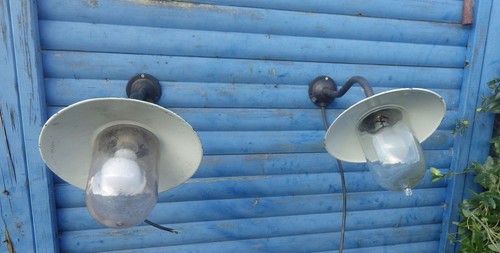 Anciennes lampes cour de - 2,