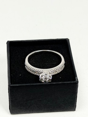 Sterling silver cluster - sterling, cz