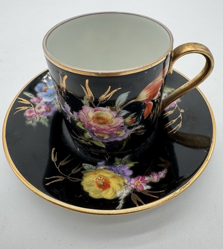 Tasse sous fabrique - et,