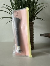 Sephora The Cheek Brush 04