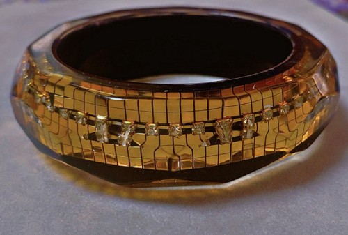Vintage bracelet inclusion - , or
