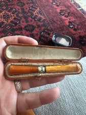 Ancien fume cigarette en ambre