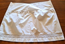 ANCIEN JUPON EN COTON BRODE EN ROND A TERMINER -Longueur 64 cm