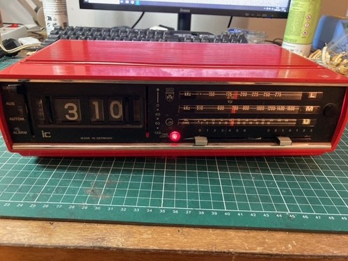 Rare vintage alarm clock radio - rare,