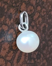 Pendentif en or blanc 18