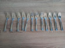 12 fourchettes à gâteaux en métal argenté Modèle Filet Coquille