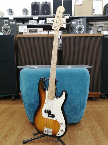 Guitare basse électrique