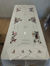JOLIE NAPPE DE TABLE BLANCHE