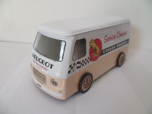 Boite métal pour biscuits