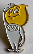 Pin's ESSO Mr Goutte d'huile	T8