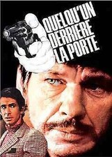 Quelqu'Un Derrière La Porte