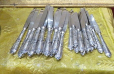 12 grands + 12 petits couteaux metal argenté epok 1960  LXV poincon lame inox