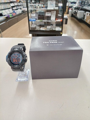 Montre numérique quartz - numérique, à