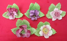 5 porte menu en porcelaine en forme de fleurs Royal Adderley