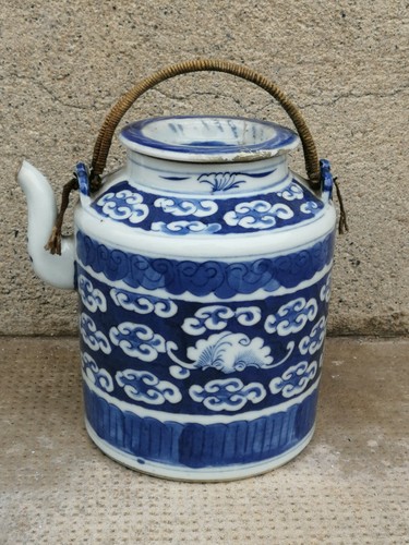 Ancienne théière antique
