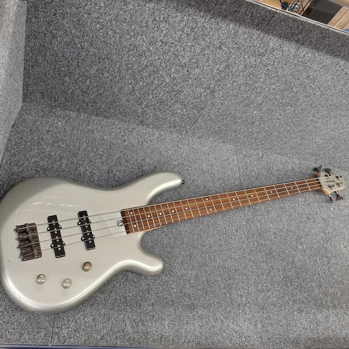 Guitare basse électrique