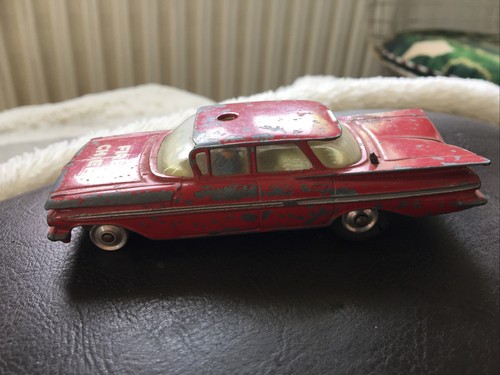Ancienne voiture miniature - ancienne,